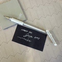 Pentel Hybrid Gel Grip - bílý