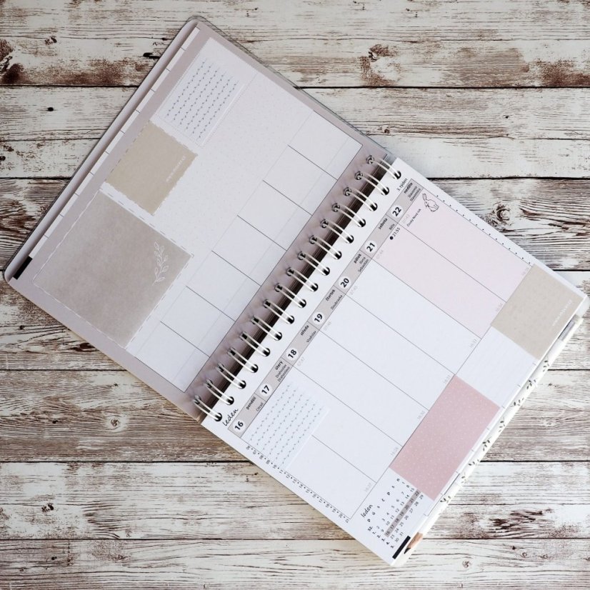 lepíky v diáři Mocer 1